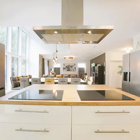 Villa Auszeit Am Plauer See Fuer 20 Gaeste, Sauna, Pool Lenz