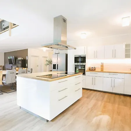 Villa Auszeit Am Plauer See Fuer 20 Gaeste, Sauna, Pool * Lenz